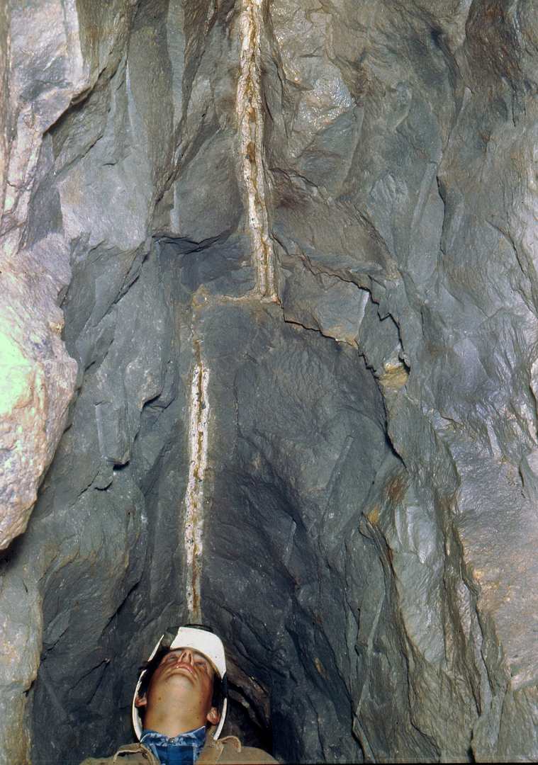 Goodluck Mine shot holes and twitch in scrin 197 Photo Hilary Bird, submitted by Dickie Bird on 20-03-2026.
© Richard Bird Goodluck Mine shot holes and twitch in scrin 197 Photo Hilary Bird